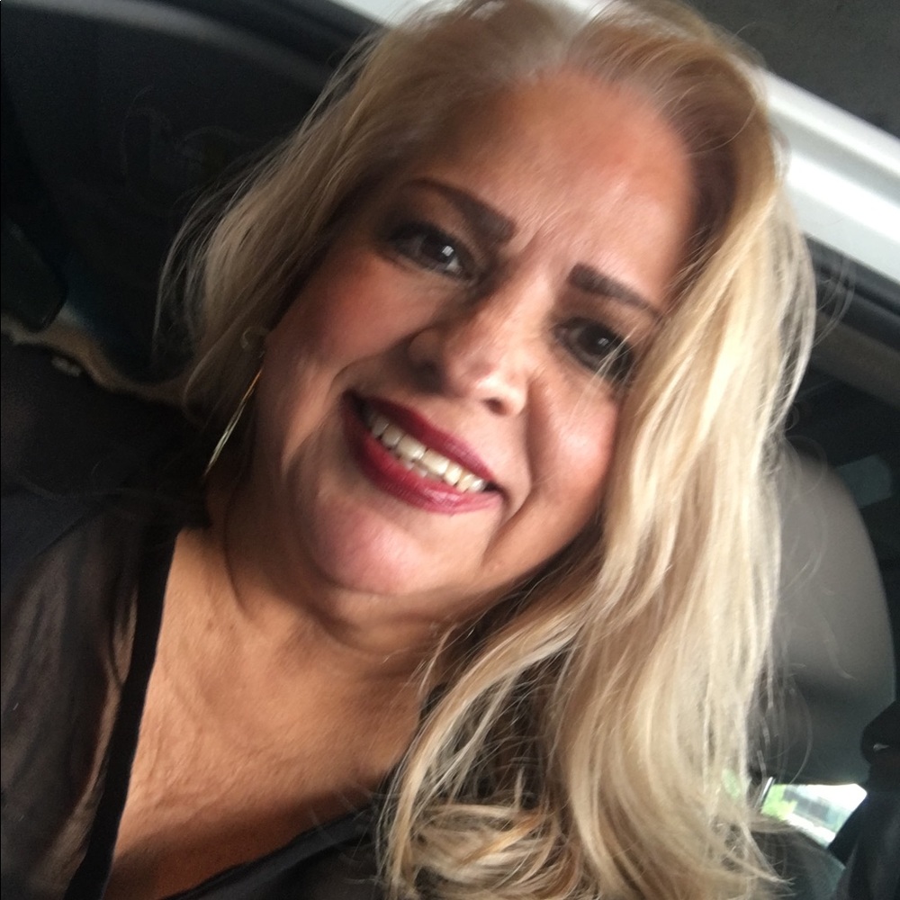 Meet your Posher, Esperanza